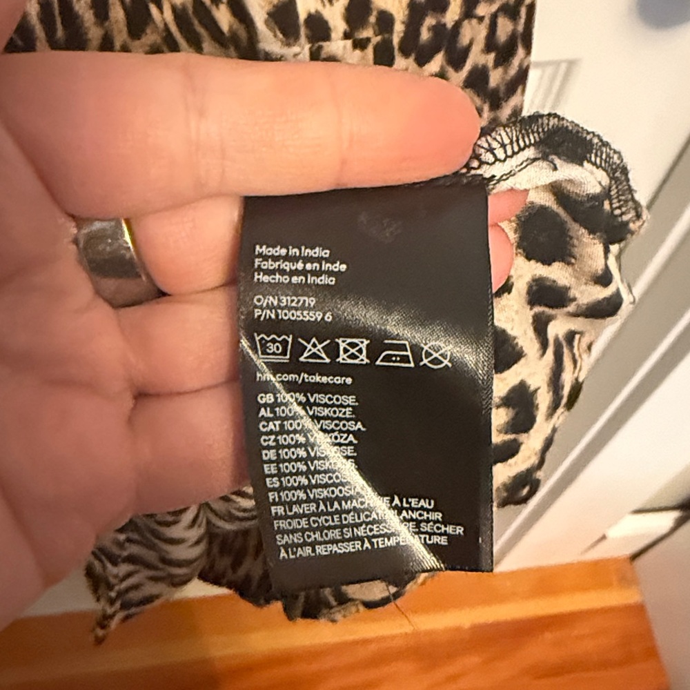 H&M Animal Print Long Sleeve Dress - Picture 3 of 3